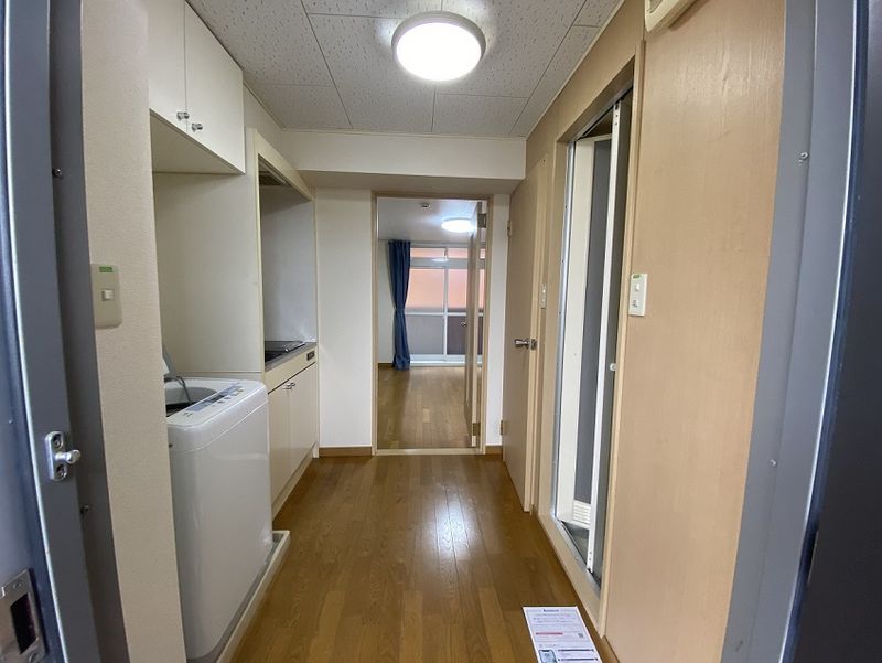 レオパレスツチナカ 玄関