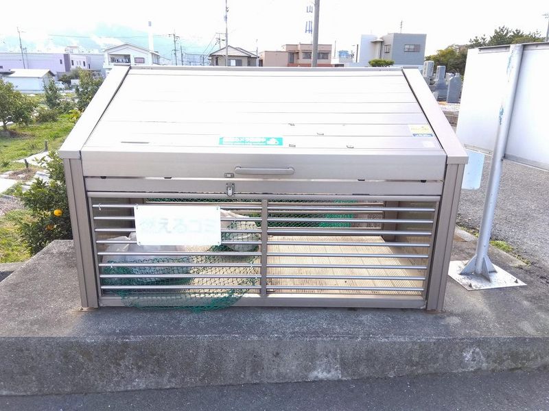 レオパレス川之江中央 共用部分