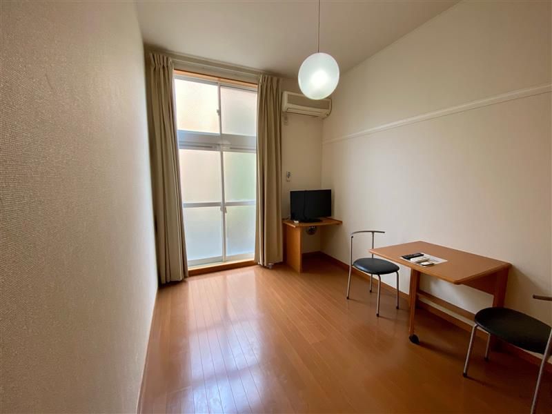 レオパレスクレストヒルズＫ２ 居間