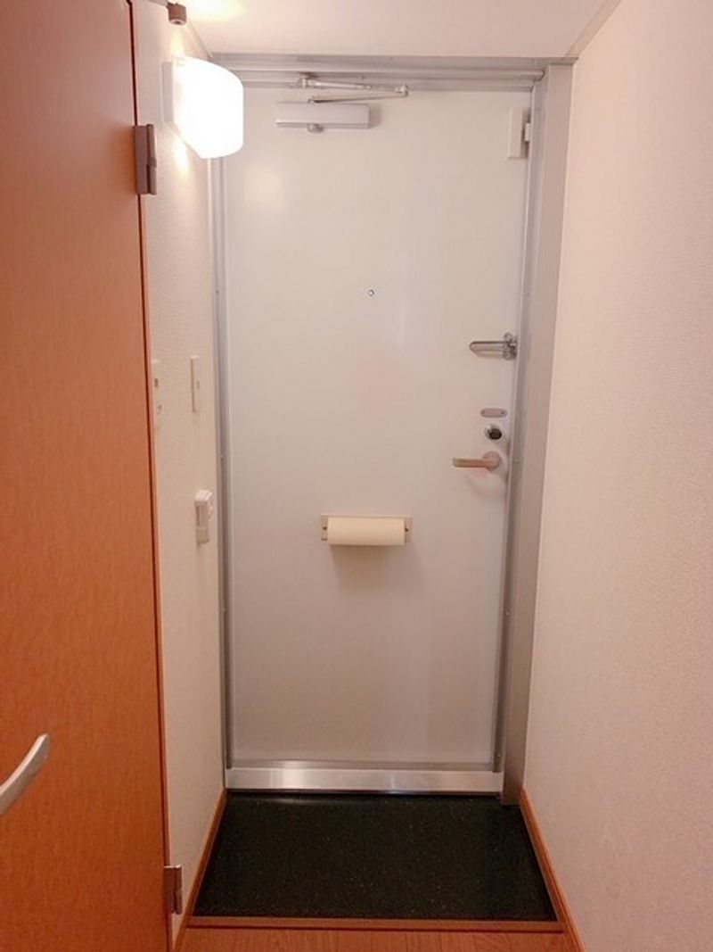 レオパレス武庫川 玄関