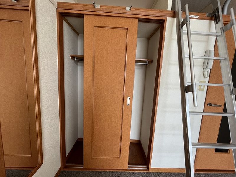 レオパレスメルツェⅢ 収納