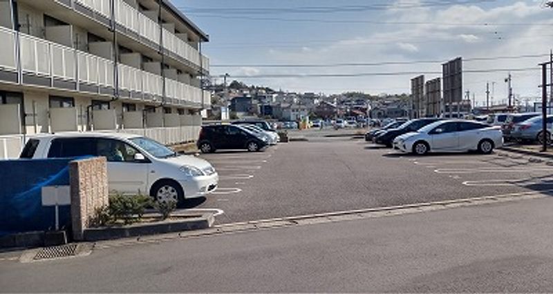 レオパレス東たつみ 駐車場