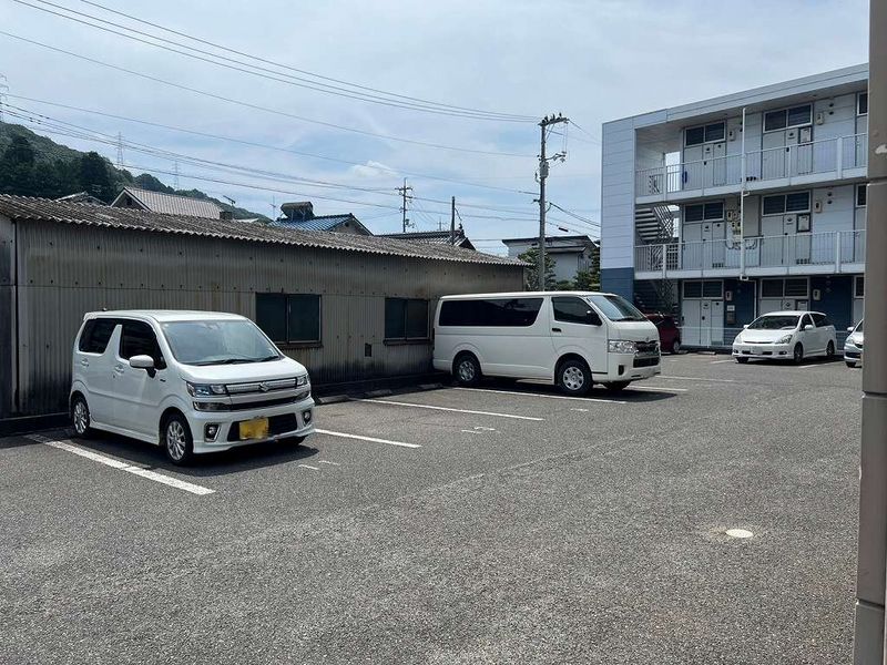レオパレスＦｒｉｅｎｄｓⅡ 駐車場