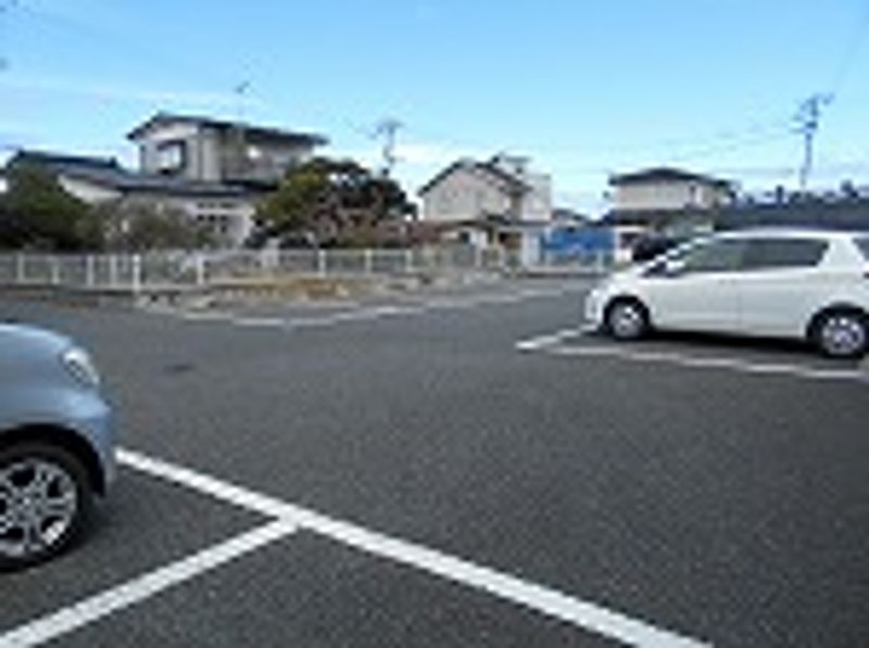 レオネクストＳＫ 駐車場