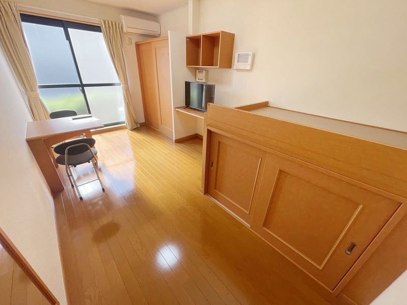 レオパレスグランドゥール北方 居間