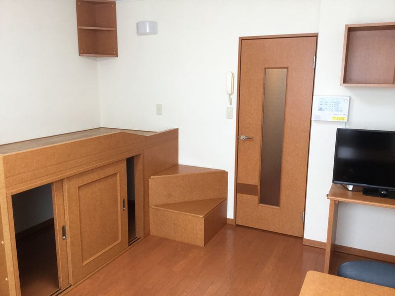 レオパレス綺麗なれいなＢ 居間