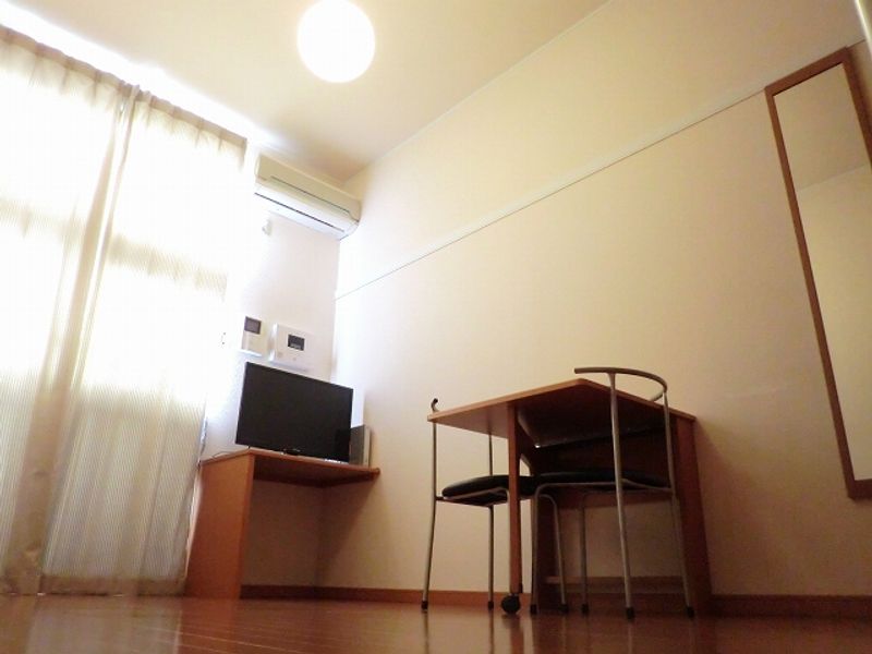 レオパレスプロヴァンス 居間
