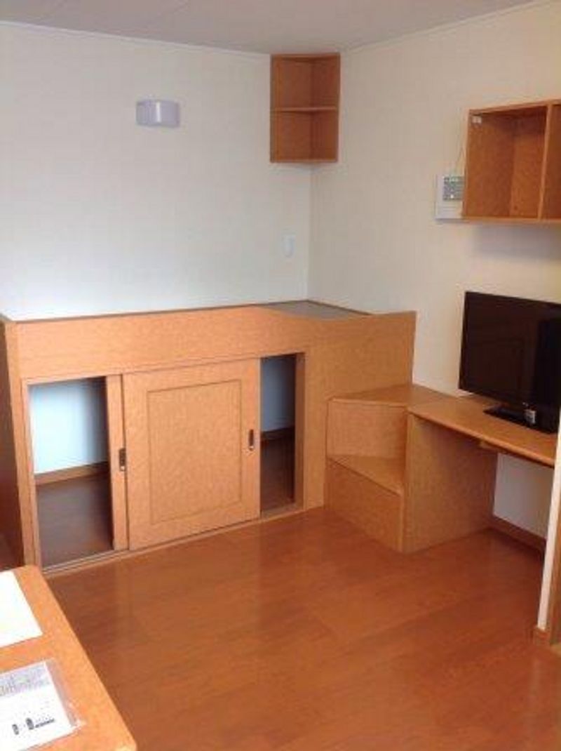 レオパレス丹頂 居間