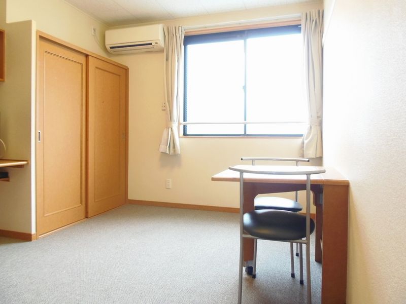 レオパレスルレーブ上面 居間