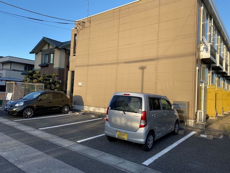 レオパレスＢｏｕｌｏｇｎｅ 駐車場