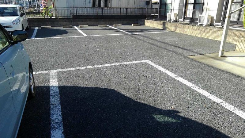 レオパレス楓 駐車場