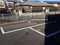 レオパレスレインボードロップス 駐車場