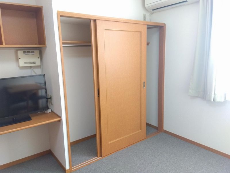 レオパレスフリューゲル 収納