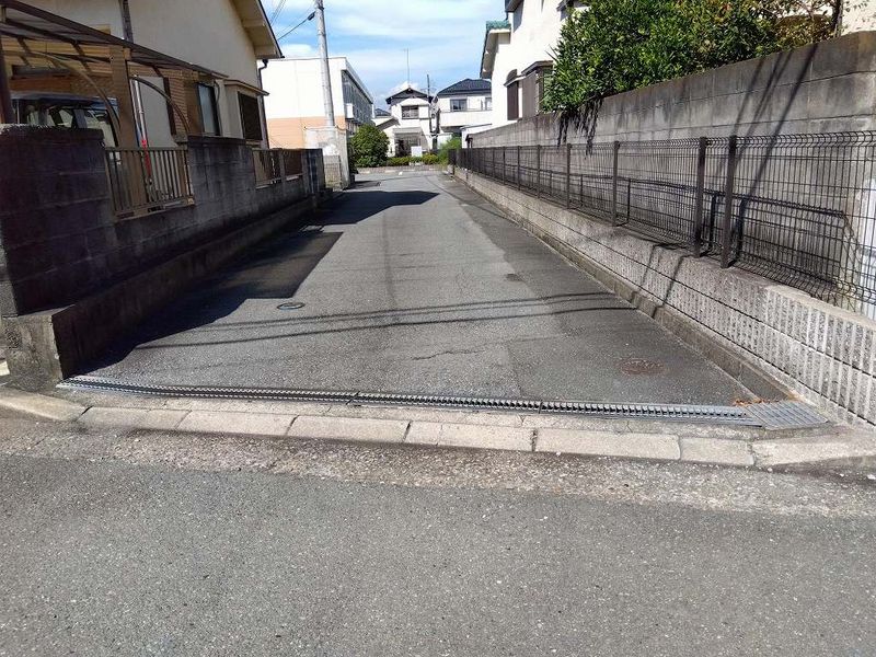 レオパレスＷＥＳＴ米田 駐車場