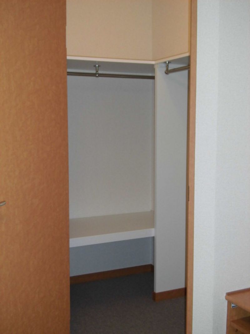 レオパレスノワール　Ⅱ 収納