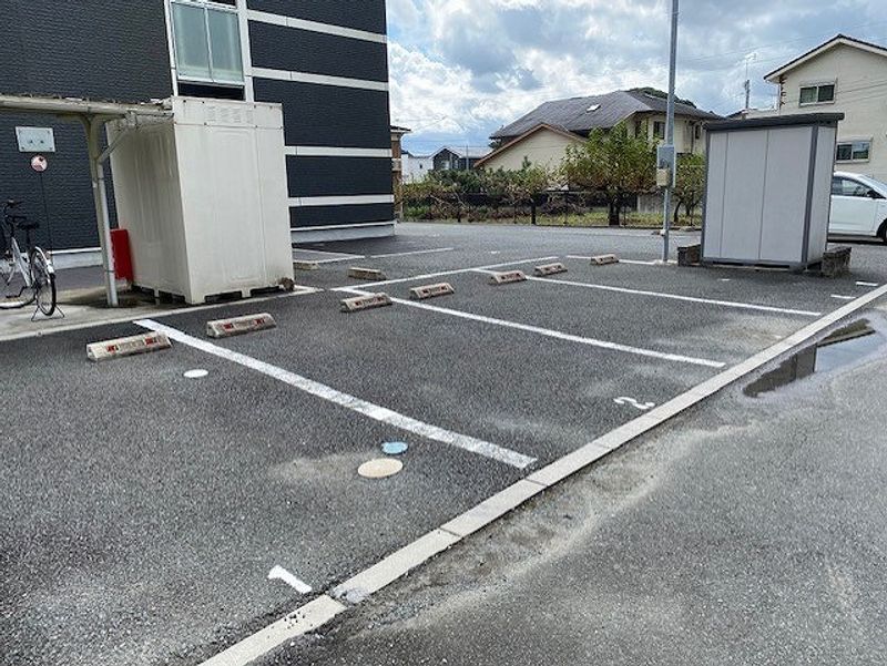 レオネクスト山東 駐車場
