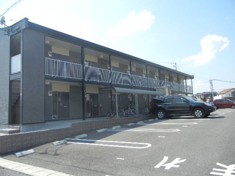 レオパレス栄華西Ⅱ 駐車場