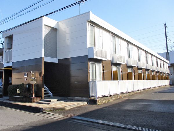 レオパレスカステーロ 外観