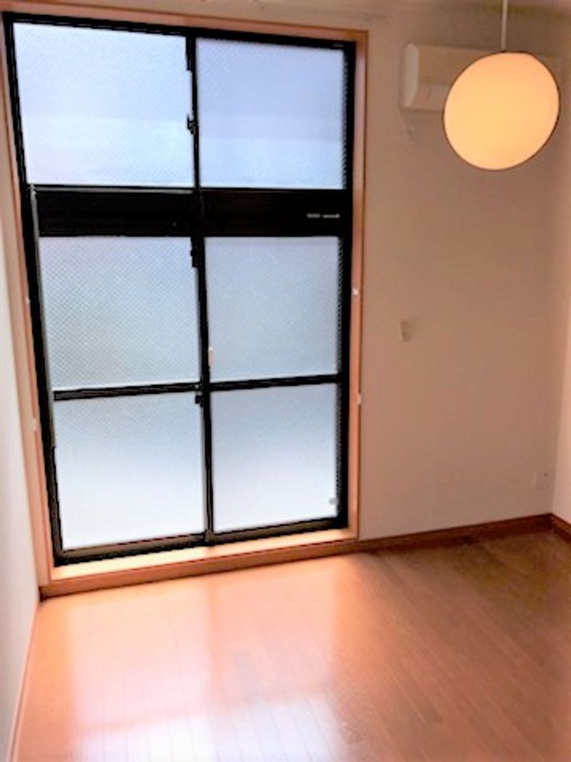 レオパレスパルタ 居間