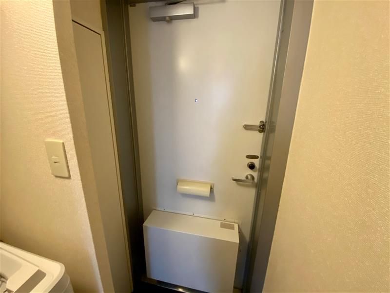 レオパレスクレストヒルズＫ２ 玄関
