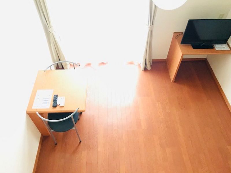 レオパレス城 居間
