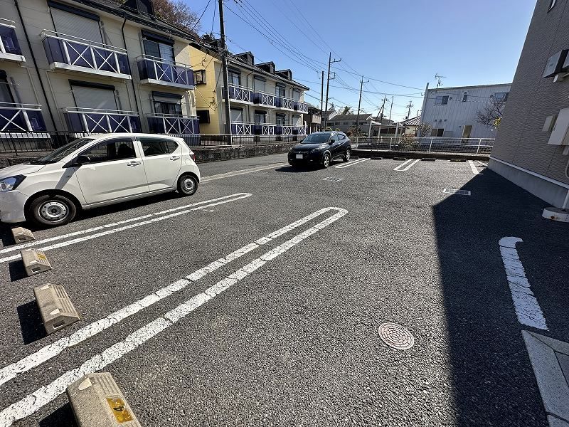 レオネクストグレースＫａｎｋｅ 駐車場