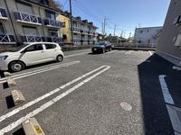 レオネクストグレースＫａｎｋｅ 駐車場