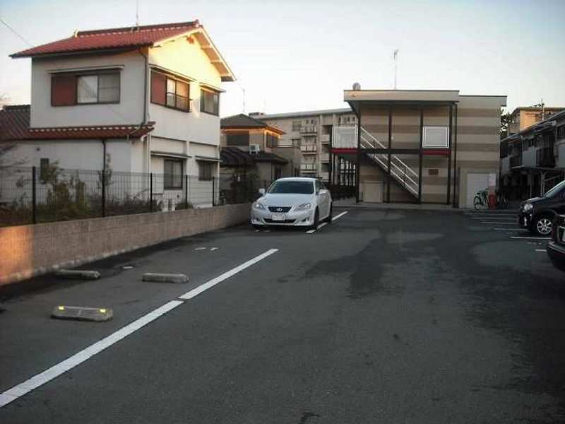 レオパレスＧＩＡＬＬＯ 駐車場