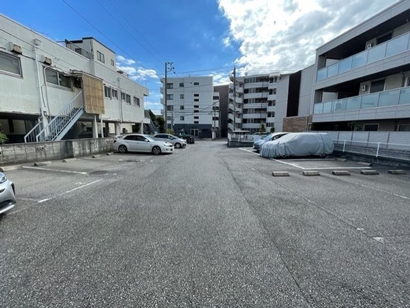 レオパレスコーポ御代川Ⅱ 駐車場