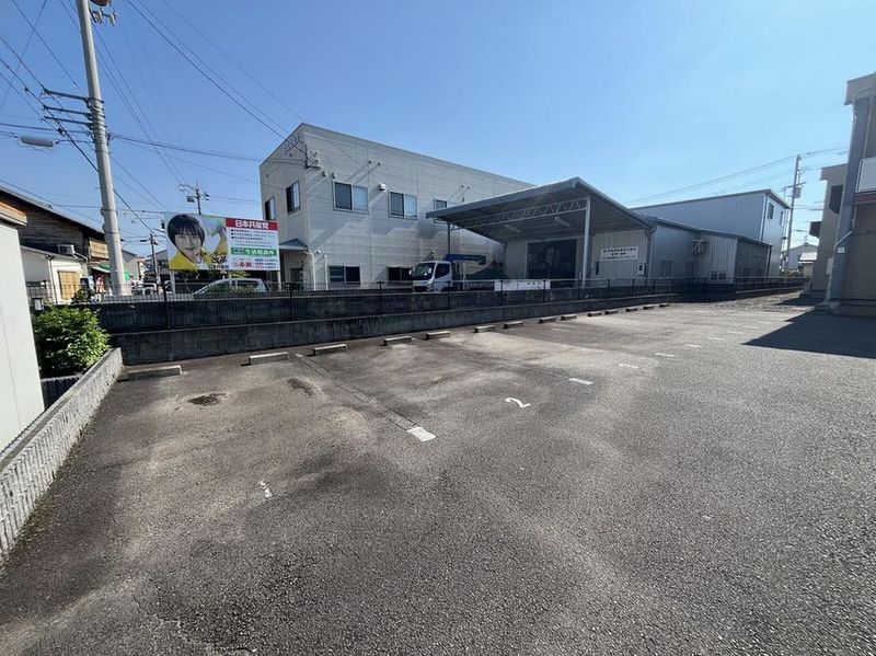 レオパレスパル 駐車場