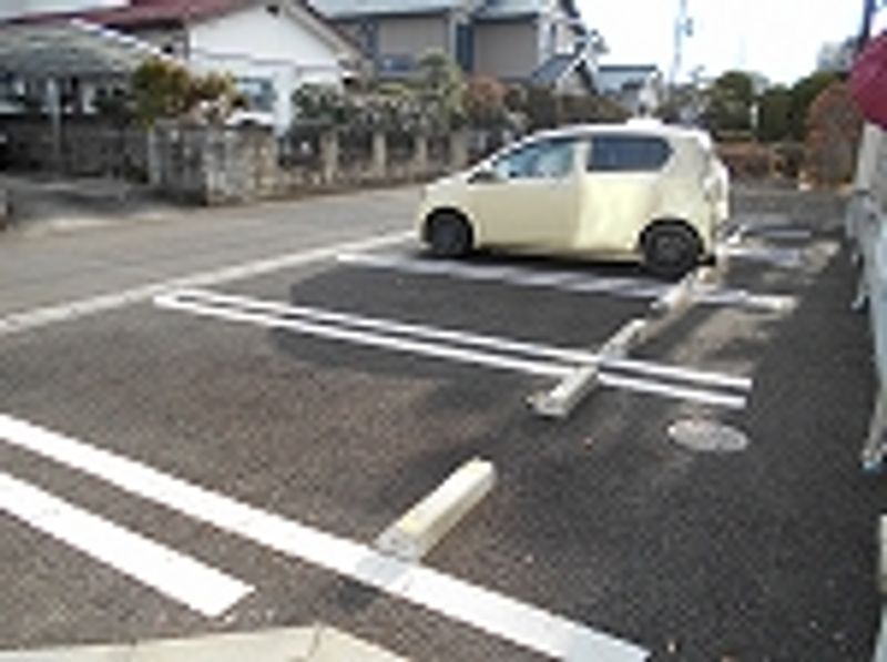 クレイノコンフィアンス 駐車場