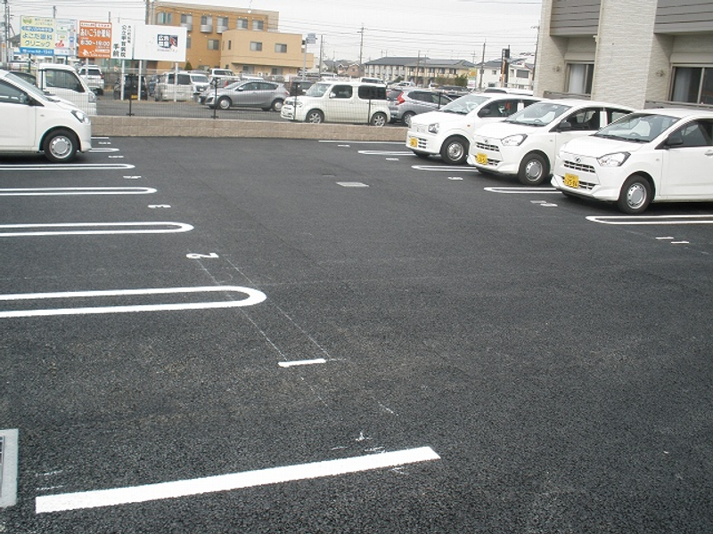 CLEINO Hisage Bãi đỗ xe