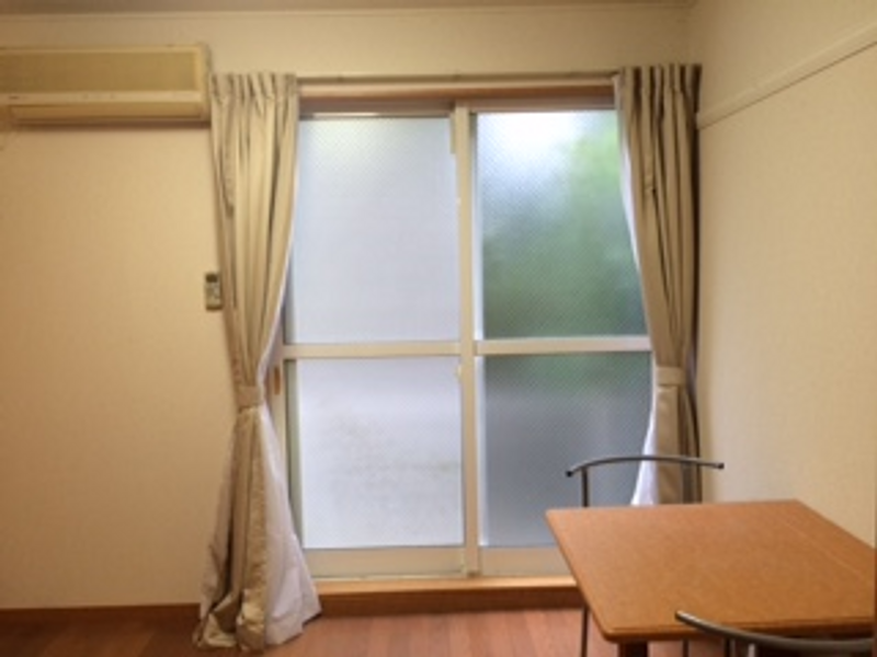 レオパレスコンフォールＫ 居間