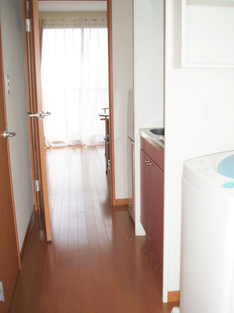 レオパレスさいわいⅡ 玄関