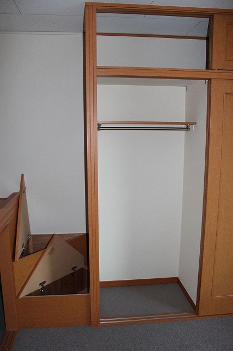 レオパレスドゥマン姉崎 居間