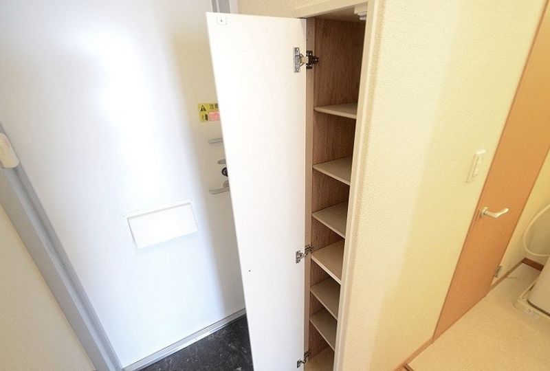 レオパレス十津 玄関