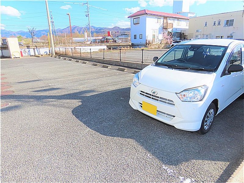 レオパレス合戦場 駐車場