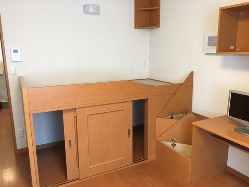 レオパレスアールスコート 寝室