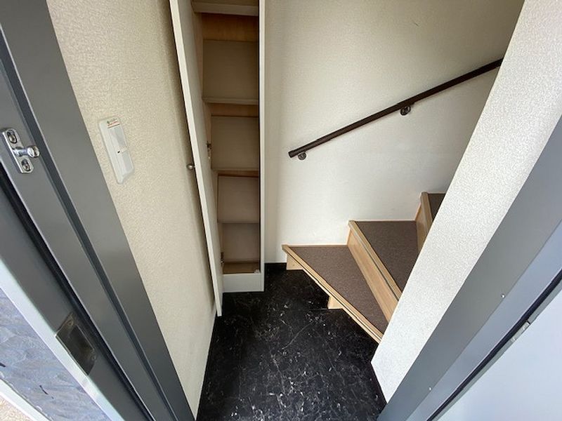 レオネクストなごみ 玄関