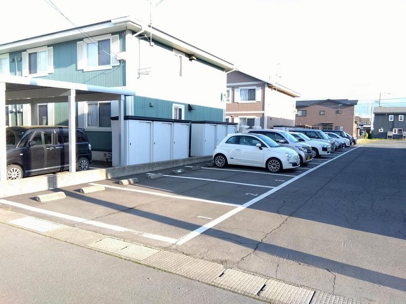 レオパレスＰＵＲＥ　ＳＡＴＯＨ 駐車場