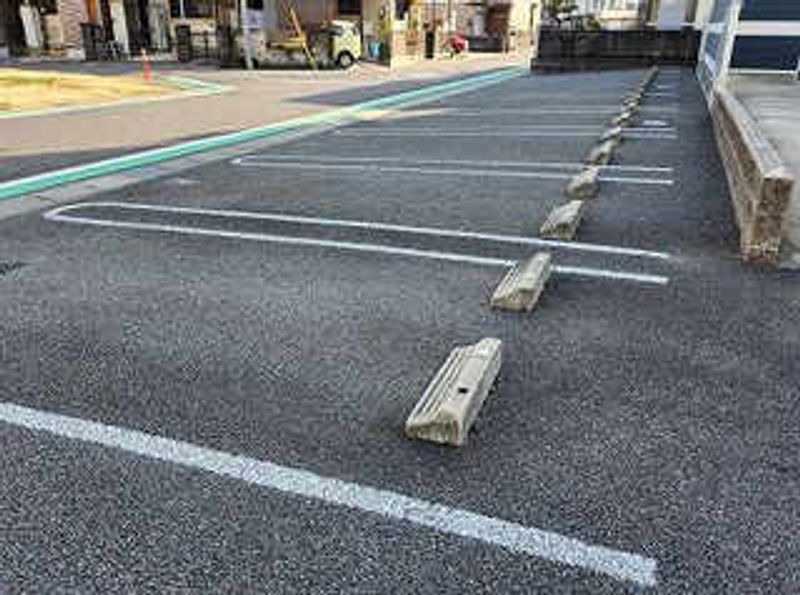 レオネクストレオーネ 駐車場
