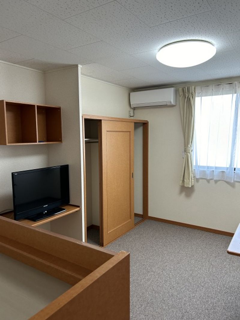 レオパレス川辺 寝室