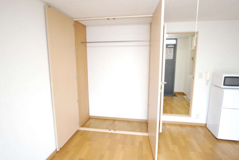 レオパレスヴェルドミール 収納