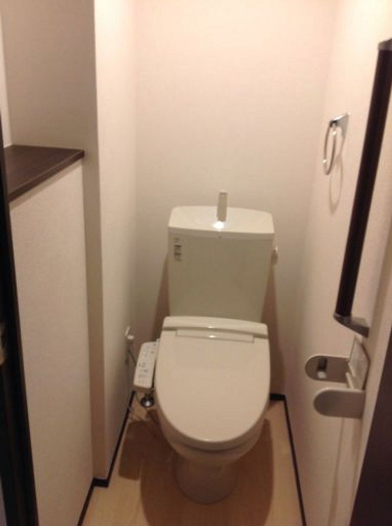 LEONEXT Espoir Toilet