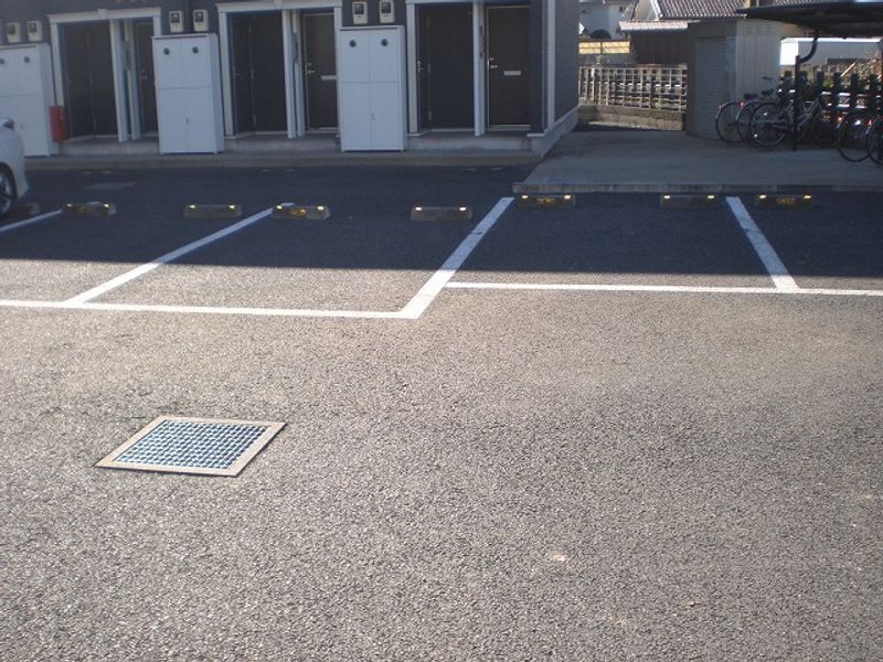 レオネクストセレンディップ川島 駐車場