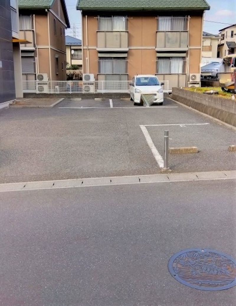 レオパレスヴァーグ 駐車場