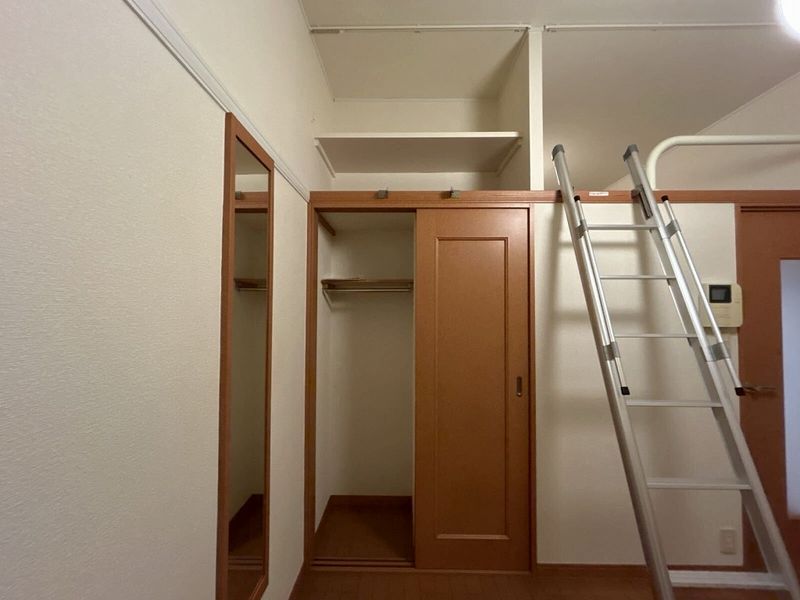 レオパレスシャルム 収納