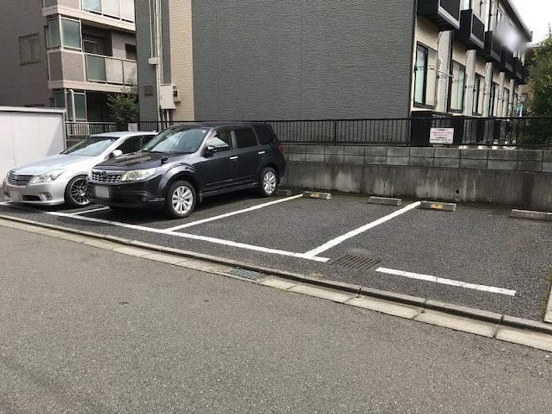 レオパレスリバストンふじみ野 駐車場