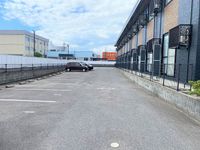 レオパレスラーク 駐車場
