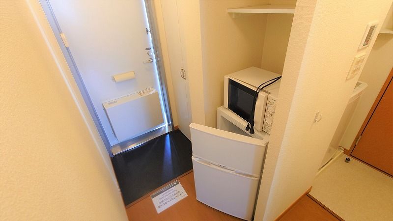 レオパレスエトワール 玄関